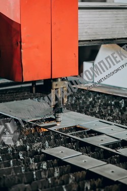 Производственный цех фото газо режущего станка на производстве крупным планом 3 Производственный цех фото газо режущего станка крупным планом 3